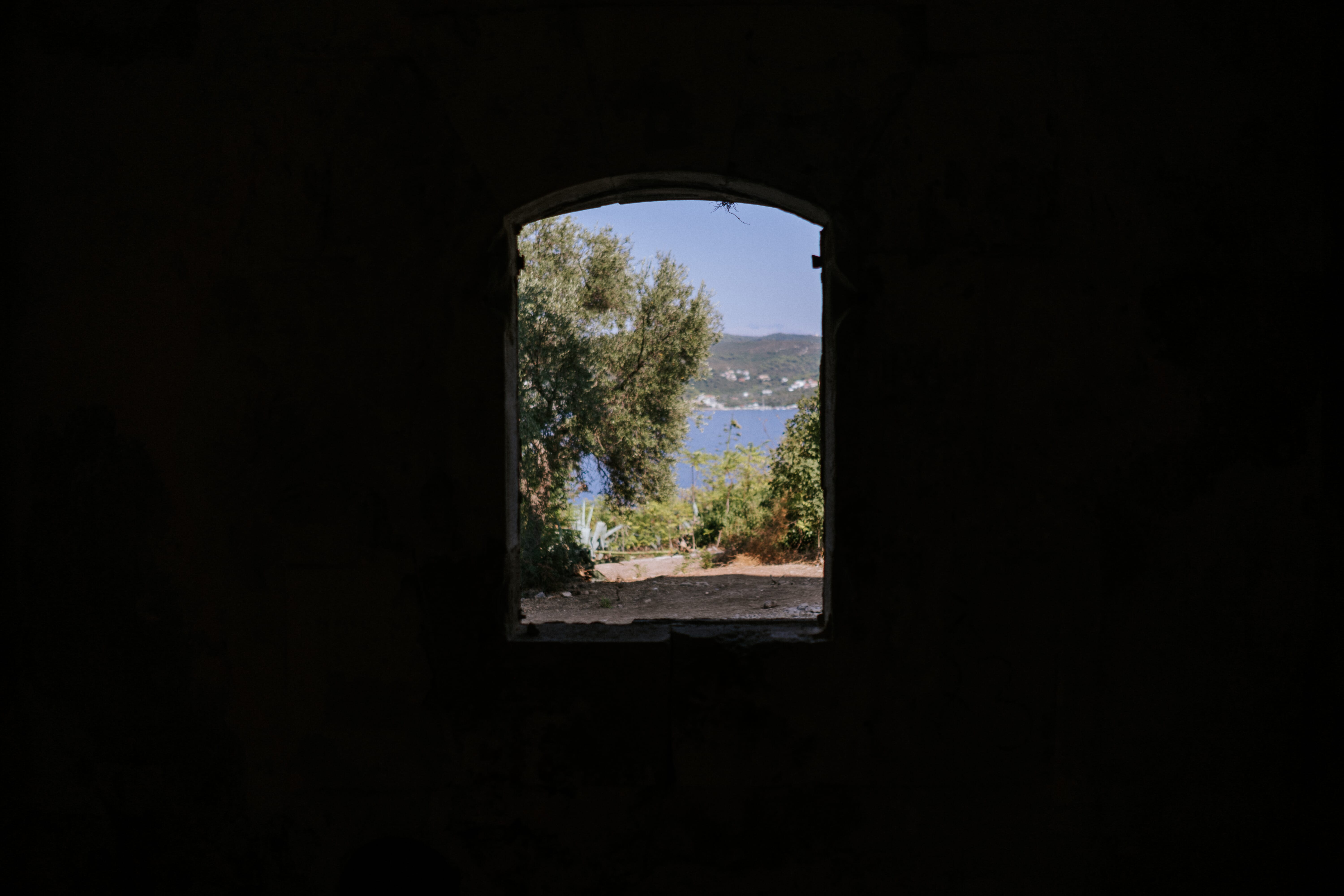 Ocean through hole view