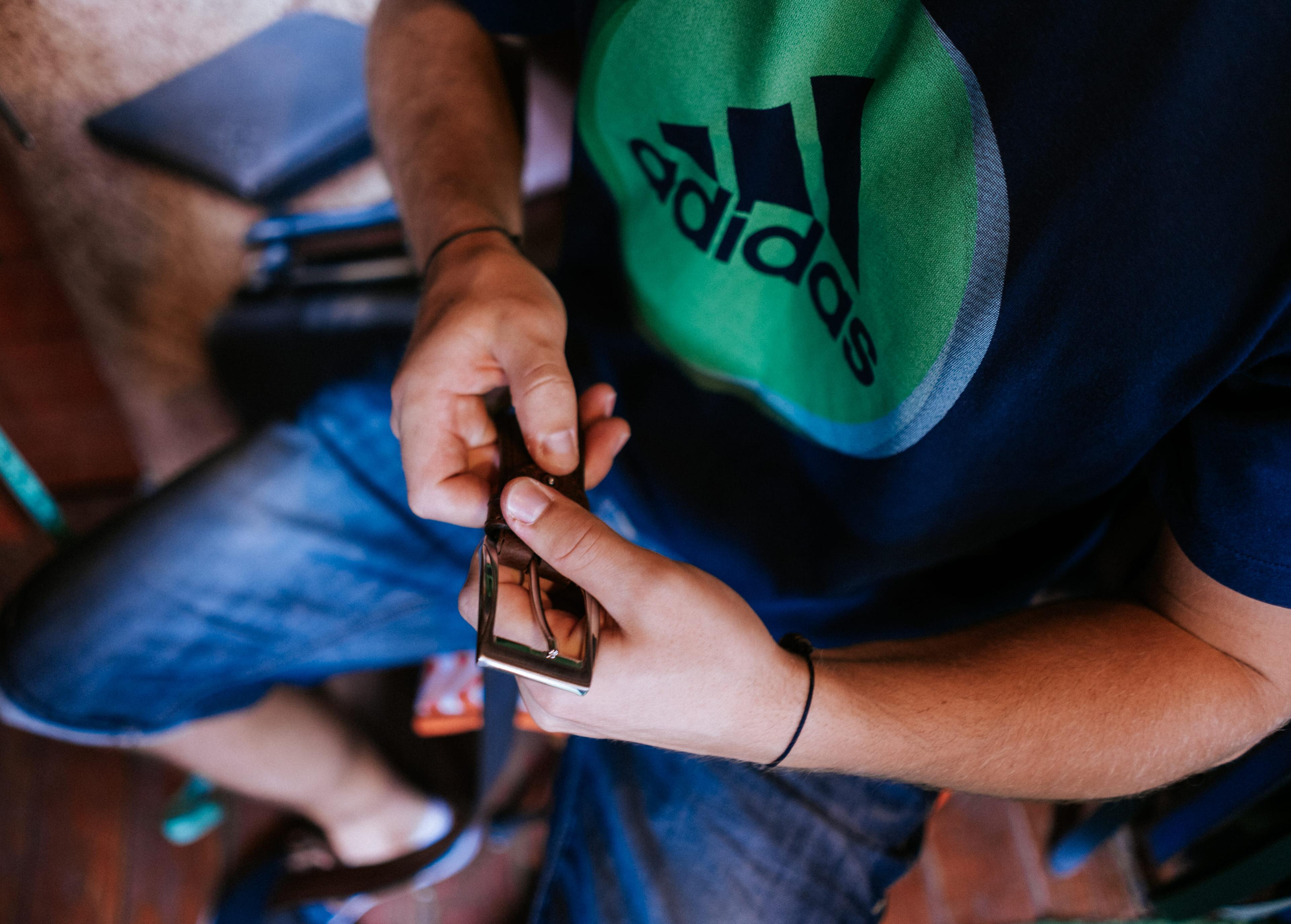 belt artisan working