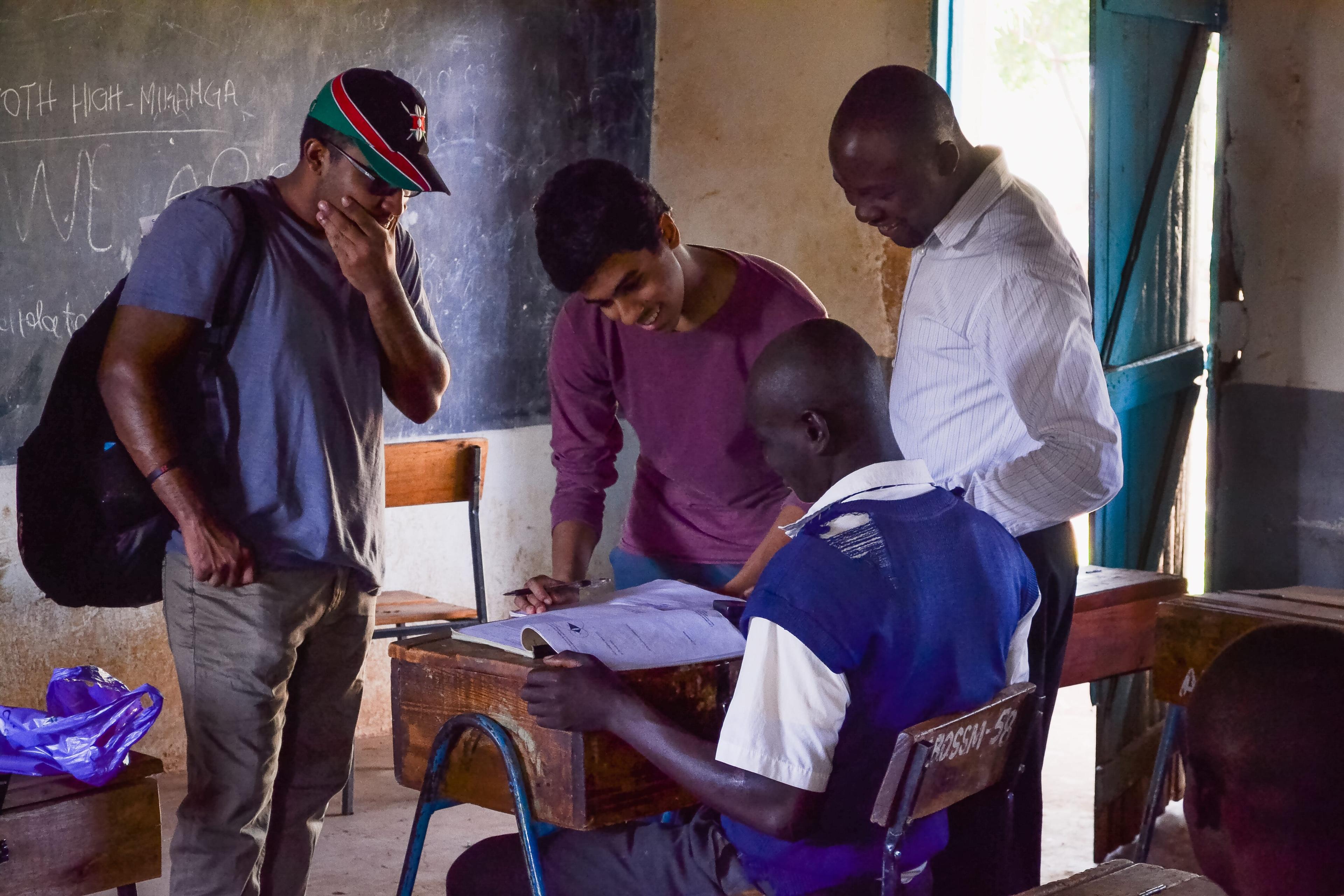 Tutoring kids Kolunje